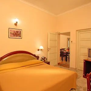 https://karthika-residency.kerala-hotels.net